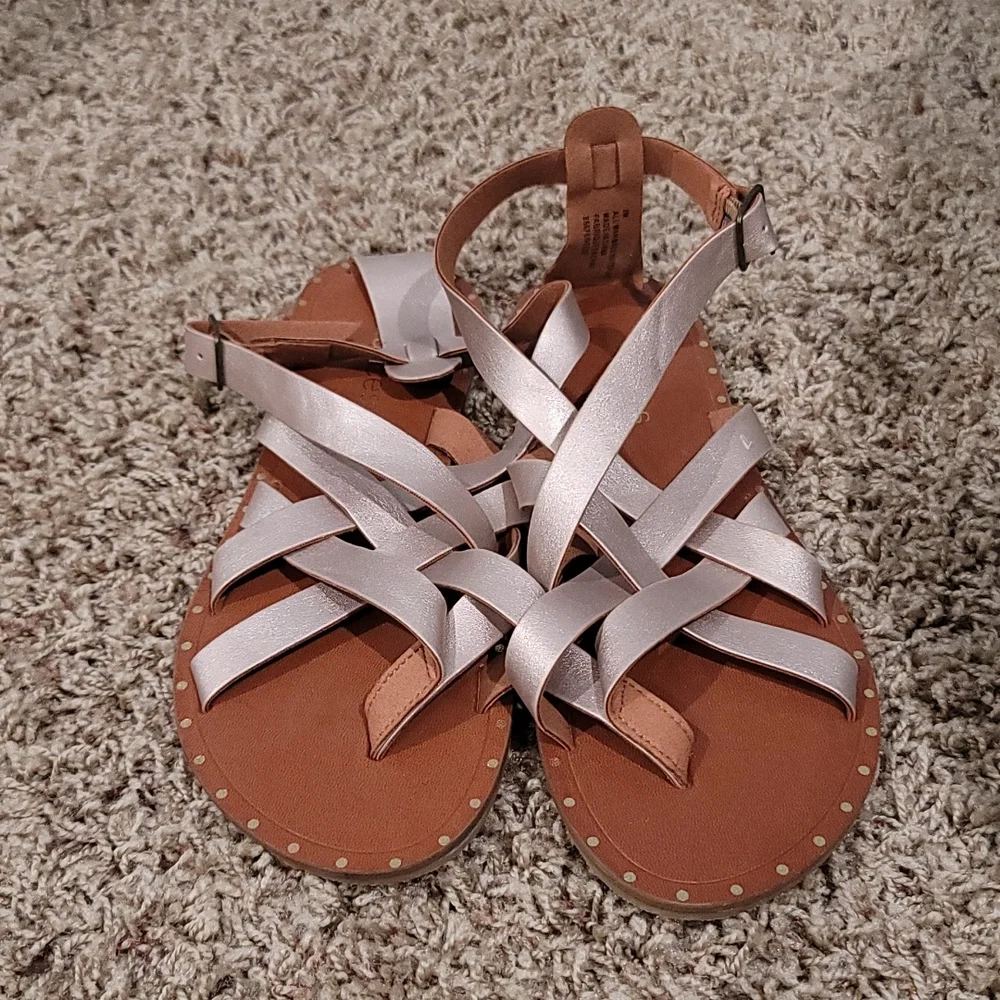 Sandals - Picture 2 of 3